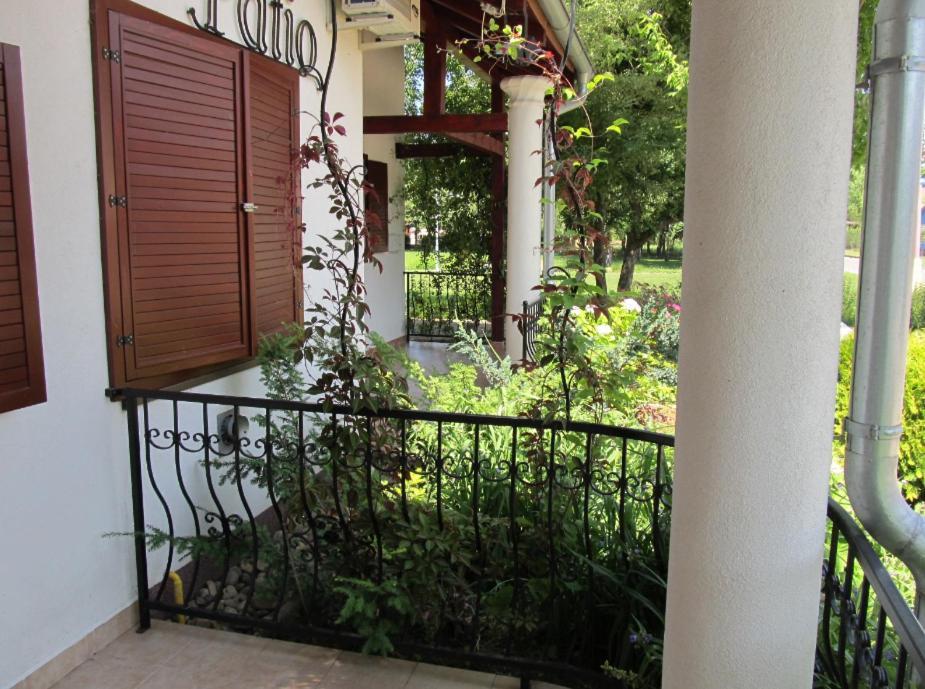 Villa Patio Exterior photo